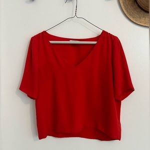 Aritzia babaton red Murphy short sleeve blouse size medium